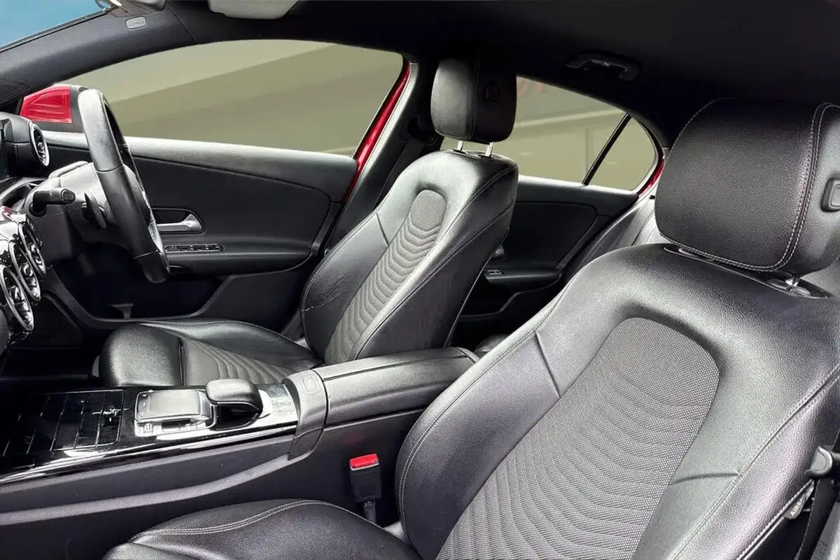 2019-mercedes-benz-a-class-13-a180-se-7g-dct-big-10