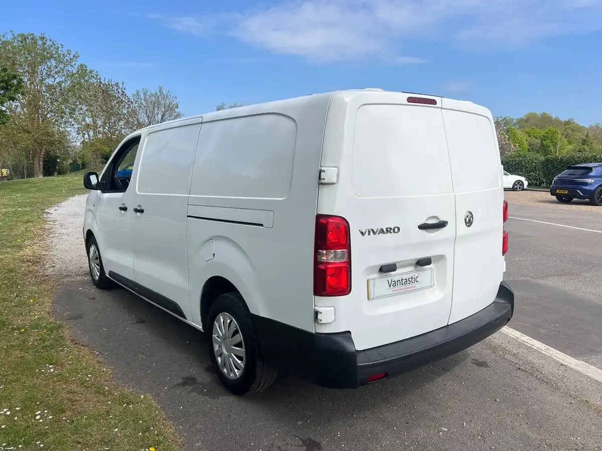 2019-vauxhall-vivaro-15td-2900-l2h1-dynamic-big-12