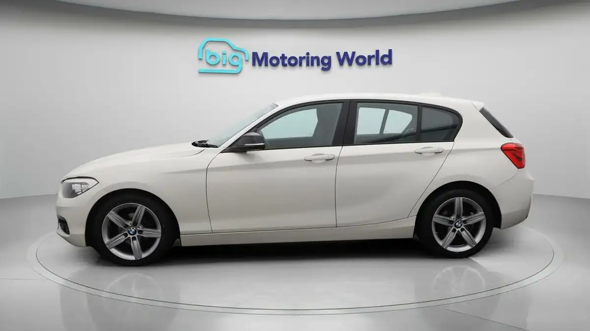 2019-bmw-1-series-15-118i-sport-138bhp-5d-big-4