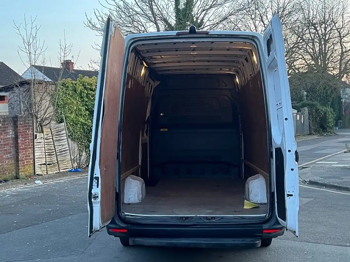 2018-mercedes-benz-sprinter-21cdi-311-l2h1-panel-van-rwd-eco-gear-360-big-27