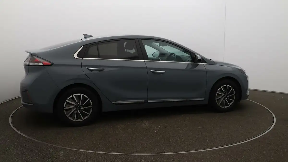 2022-hyundai-ioniq-e-premium-se-electric-big-42