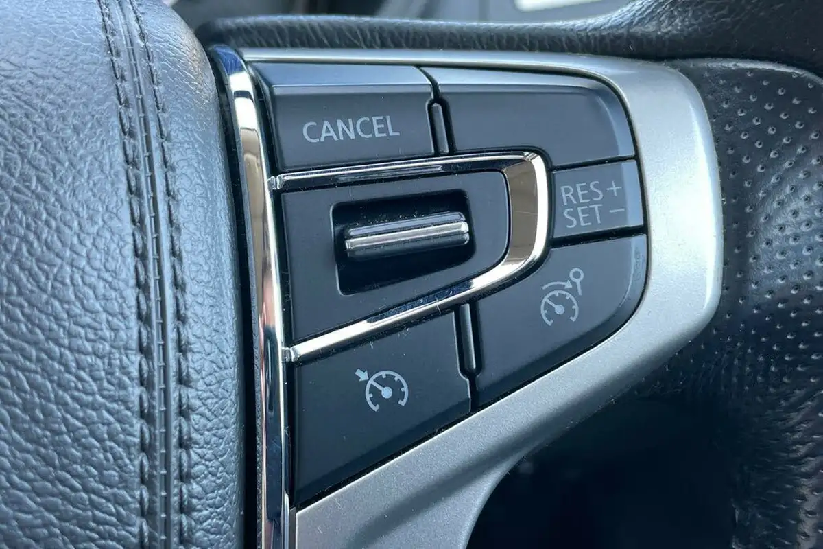 2019-mitsubishi-l200-24di-d-warrior-eu6b-big-41