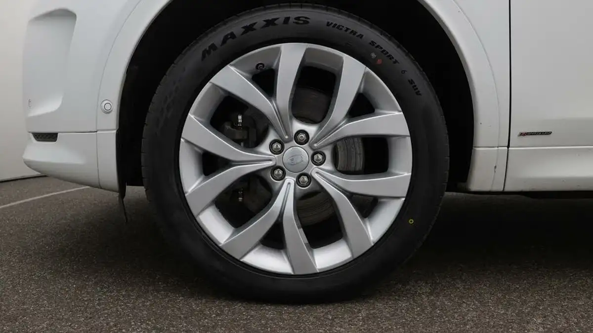 2021-land-rover-discovery-sport-15-p300e-r-dynamic-se-big-18