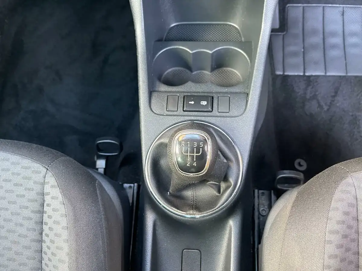 2013-skoda-roomster-12-se-105ps-1197cc-big-29