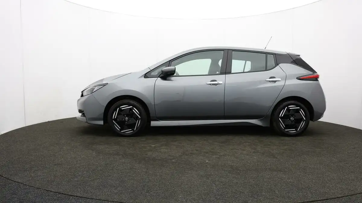 2022-nissan-leaf-e-acenta-39kwh-big-60