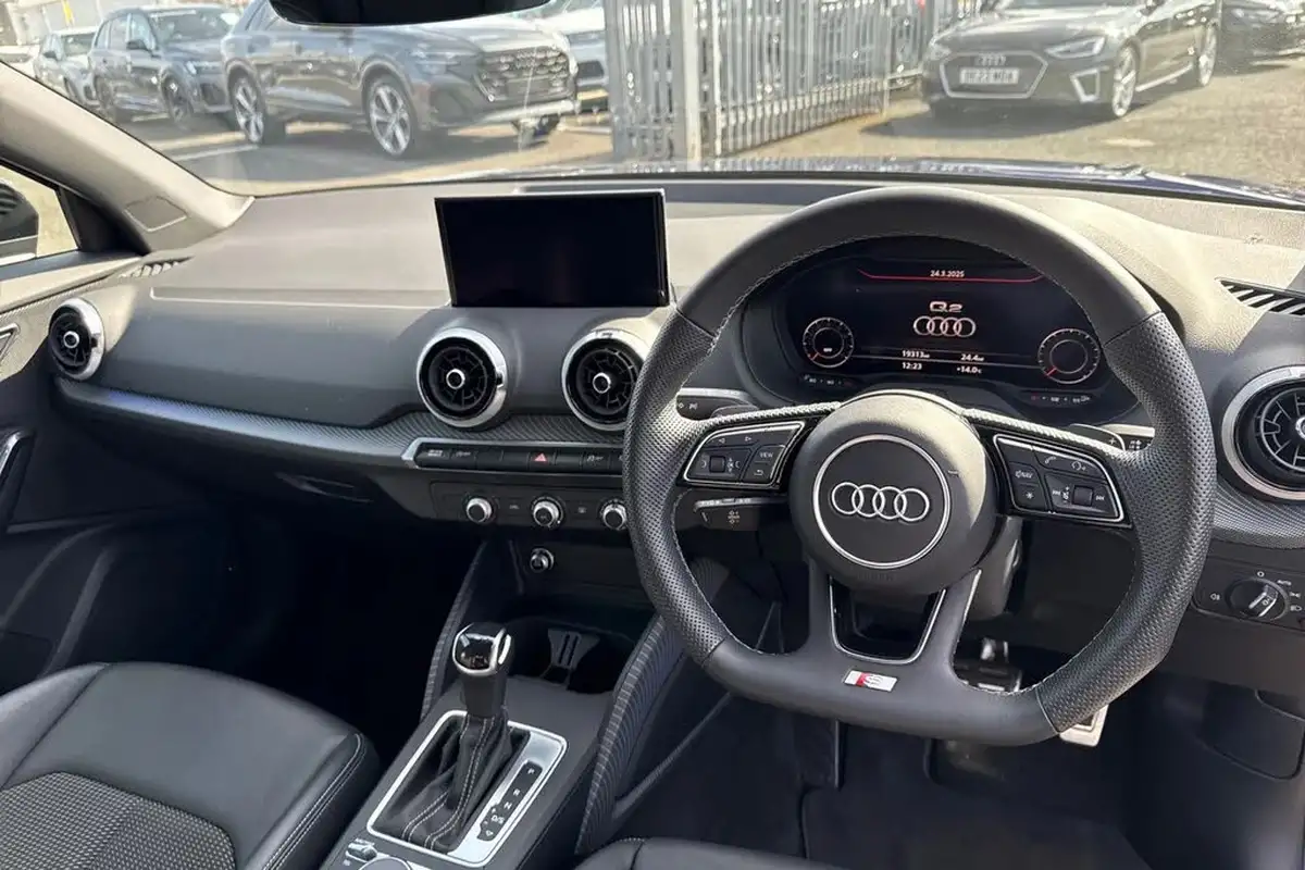 2023-audi-q2-15-35-tfsi-black-edition-s-tronic-big-17