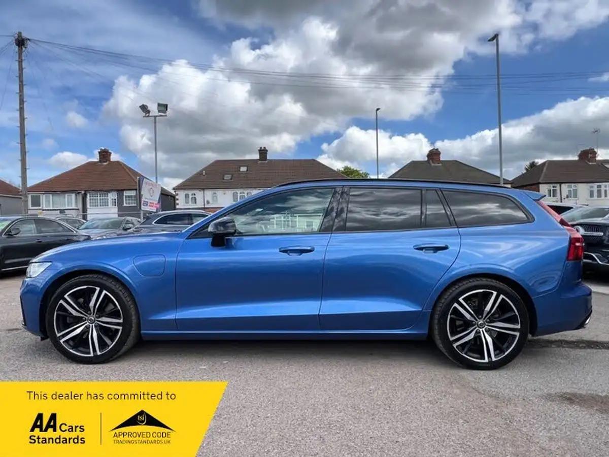 2021-volvo-v60-20-t6-r-design-340bhp-big-5