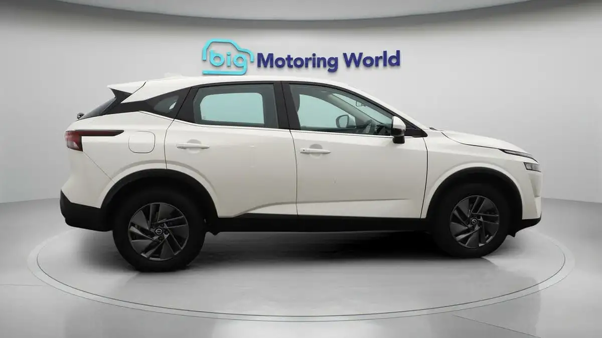 2022-nissan-qashqai-13-dig-t-acenta-premium-140ps-big-7