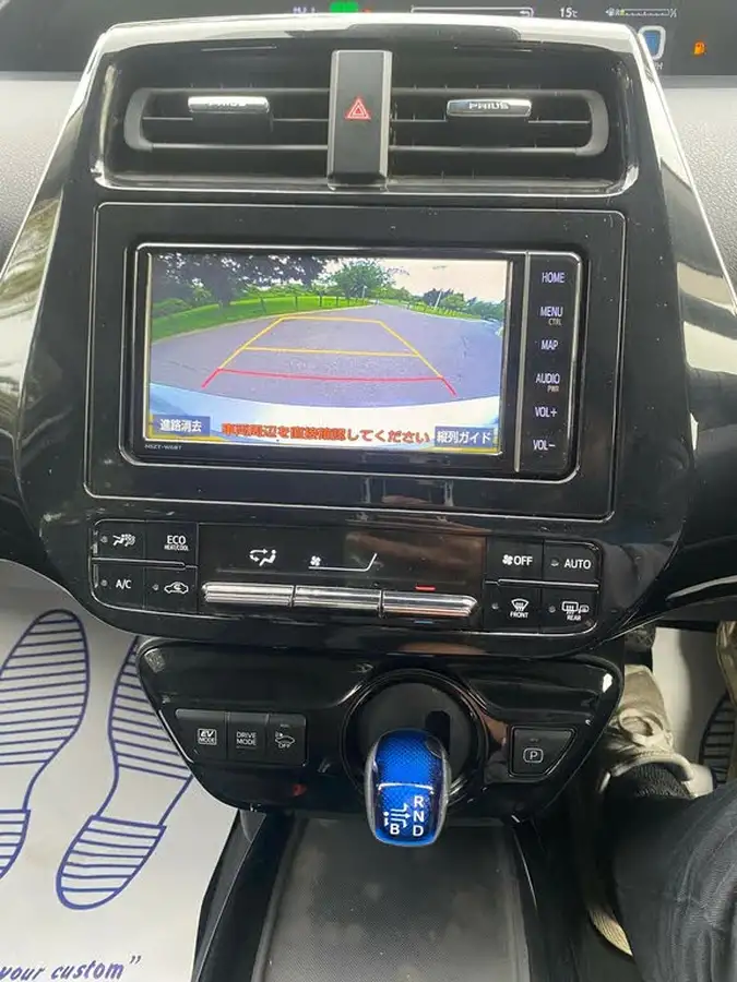 2019-toyota-prius-big-47