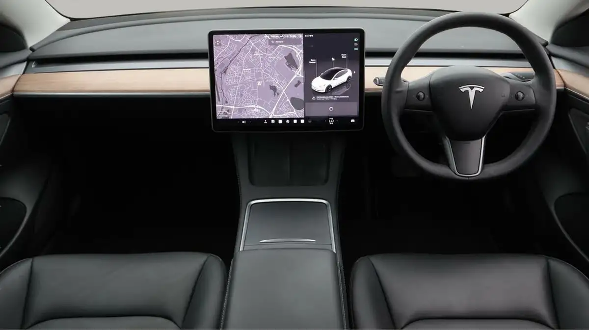 2022-tesla-model-3-e-rwd-big-13