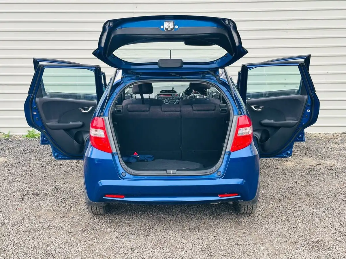 2011-honda-jazz-14-es-big-27