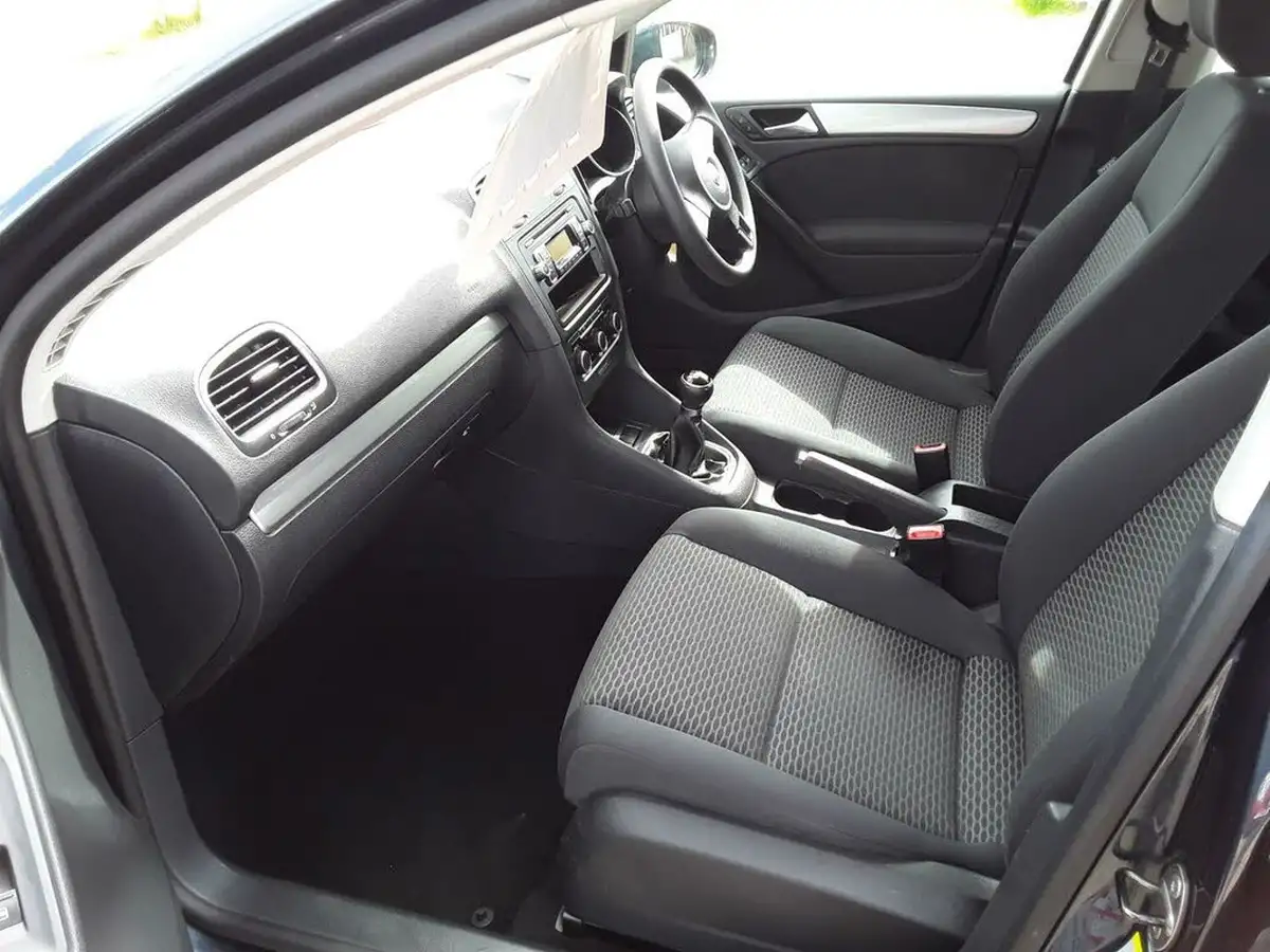 2011-volkswagen-golf-16td-s-hatchback-5d-big-12