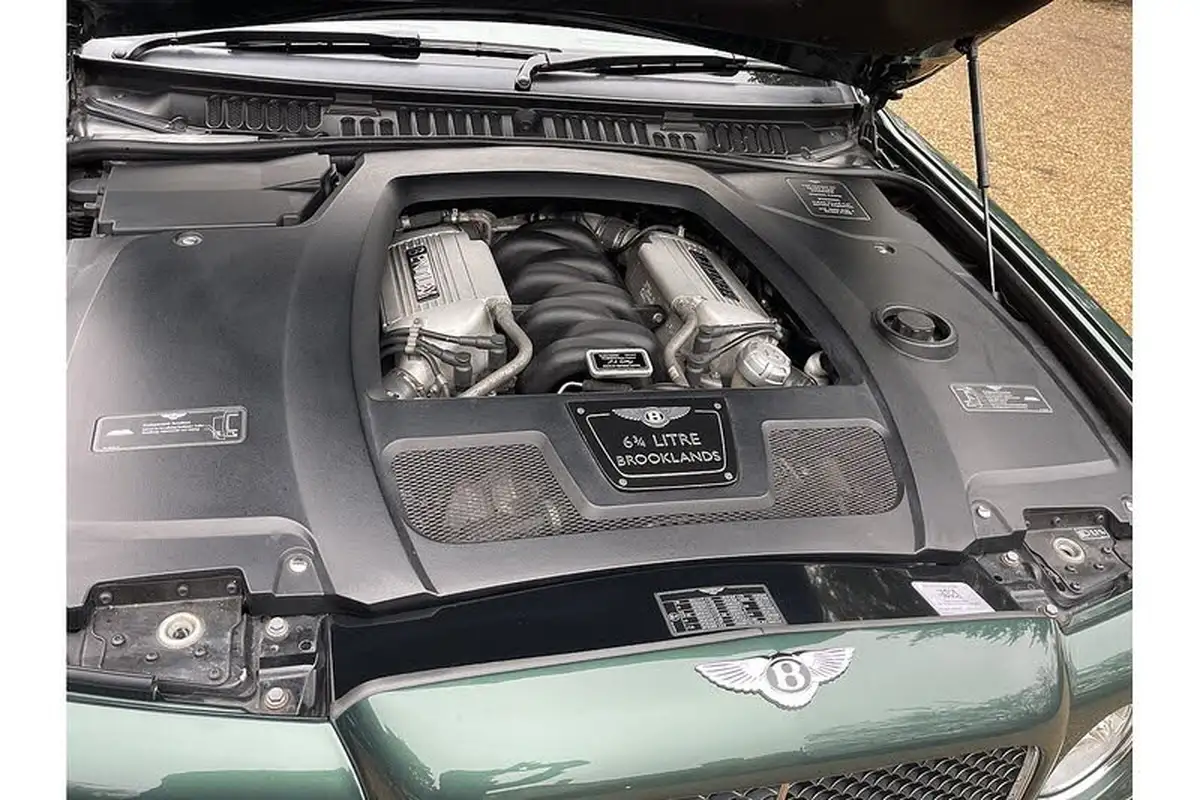 2008-bentley-brooklands-675-big-39