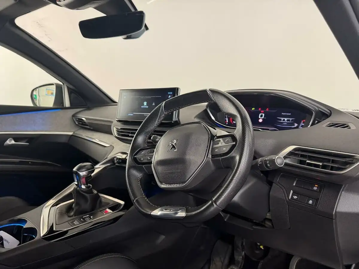 2022-peugeot-5008-suv-15-bluehdi-gt-eat8-big-8