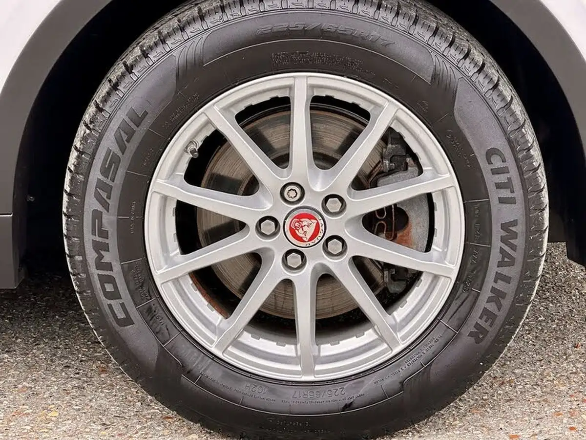 2018-jaguar-e-pace-20-i4d-r-dynamic-150ps-big-31