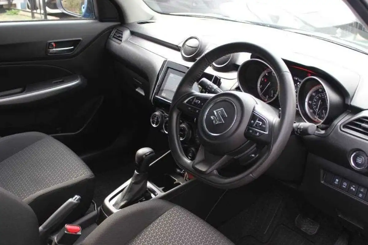 2023-suzuki-swift-12-dualjet-sz5-cvt-big-15