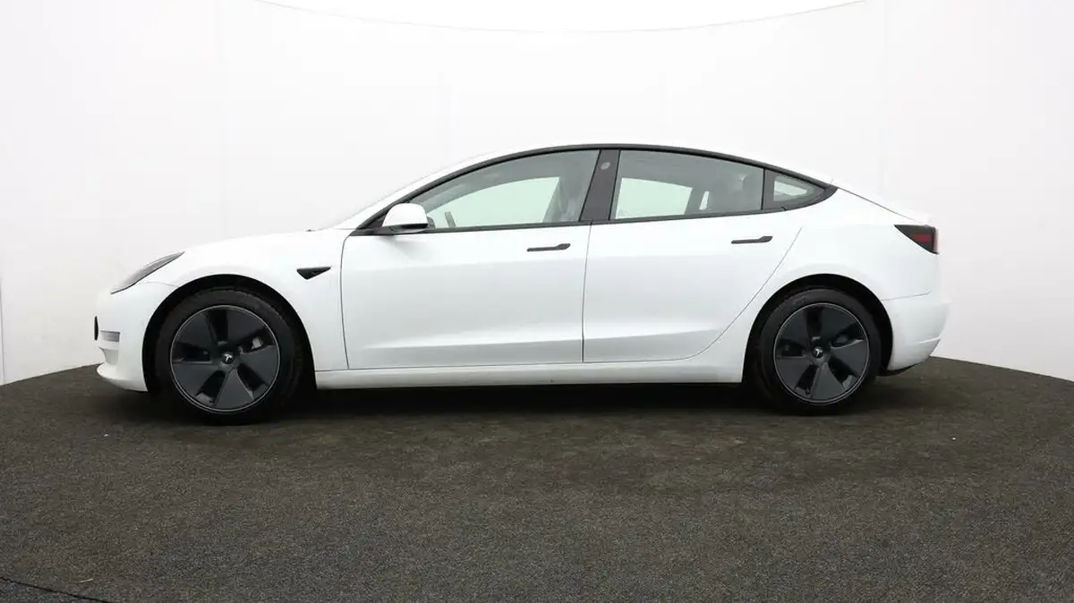 2020-tesla-model-3-e-long-range-big-61