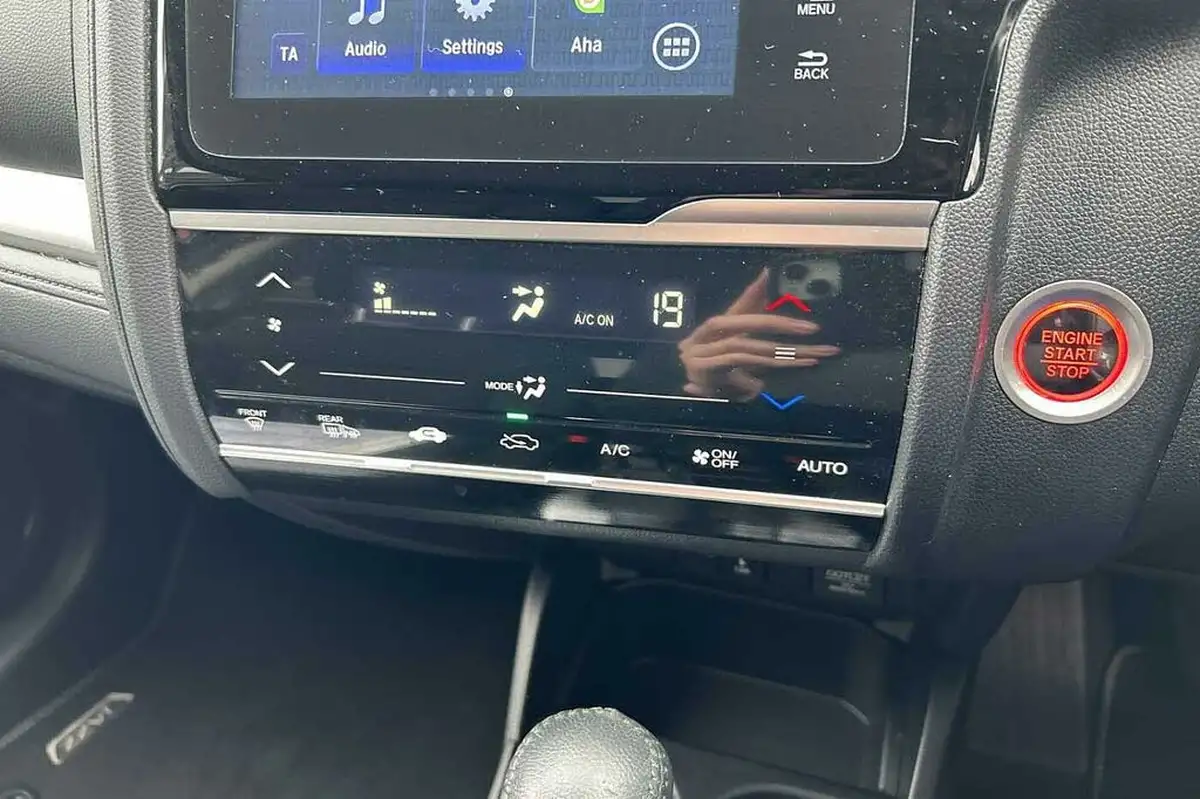 2020-honda-jazz-13-i-vtec-ex-navi-cvt-big-23
