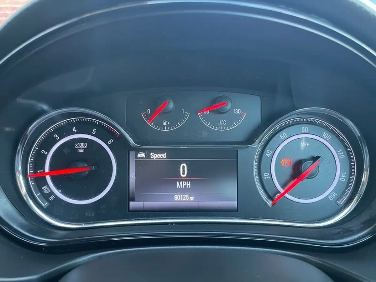 2015-vauxhall-insignia-20cdti-se-140ps-ecoflex-ss-hatchback-5d-big-25