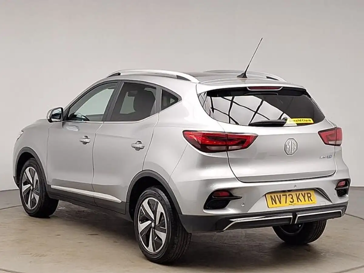 2023-mg-zs-suv-e-trophy-ev-156ps-long-range-big-1