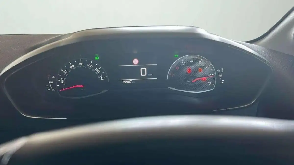 2020-peugeot-208-12-puretech-allure-100bhp-big-40