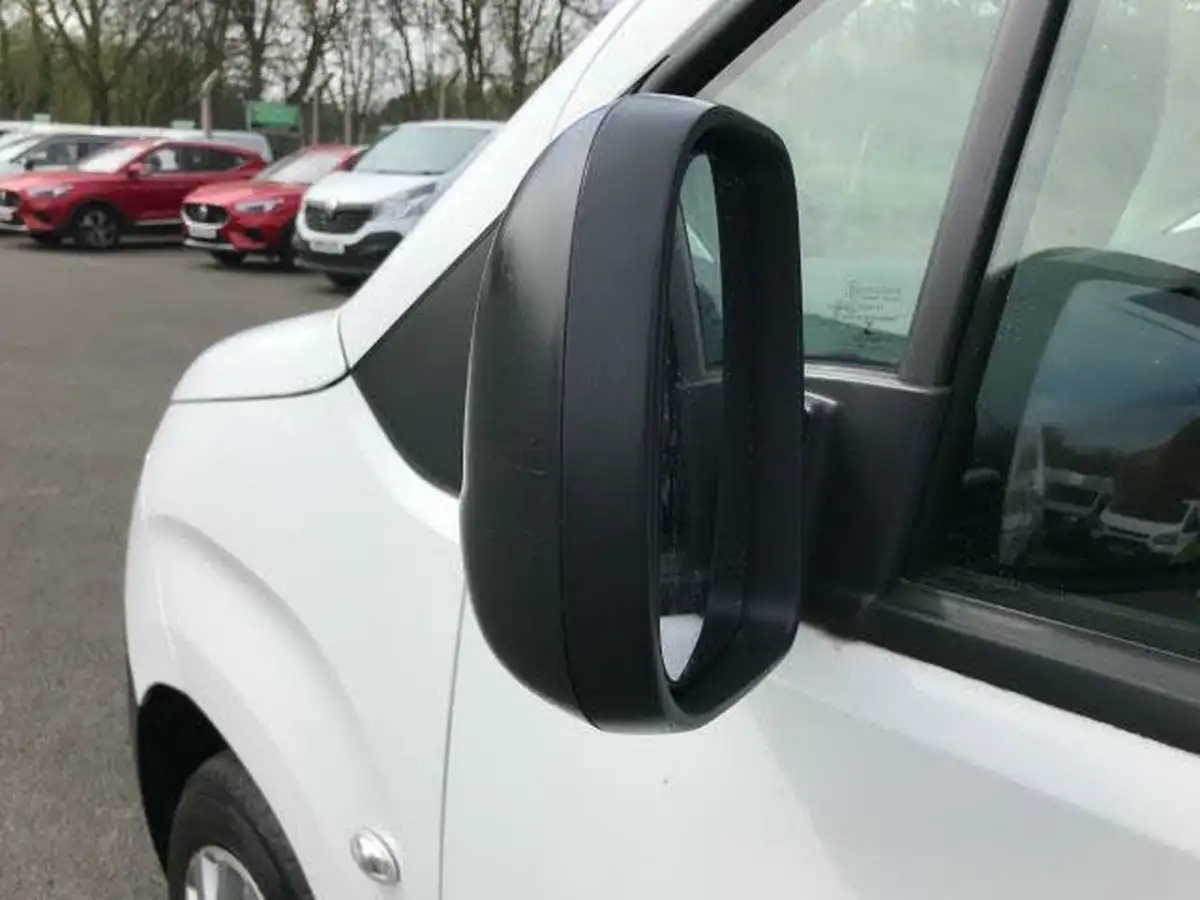 2020-peugeot-partner-15-bluehdi-1000-professional-100ps-eu6dt-panel-big-13
