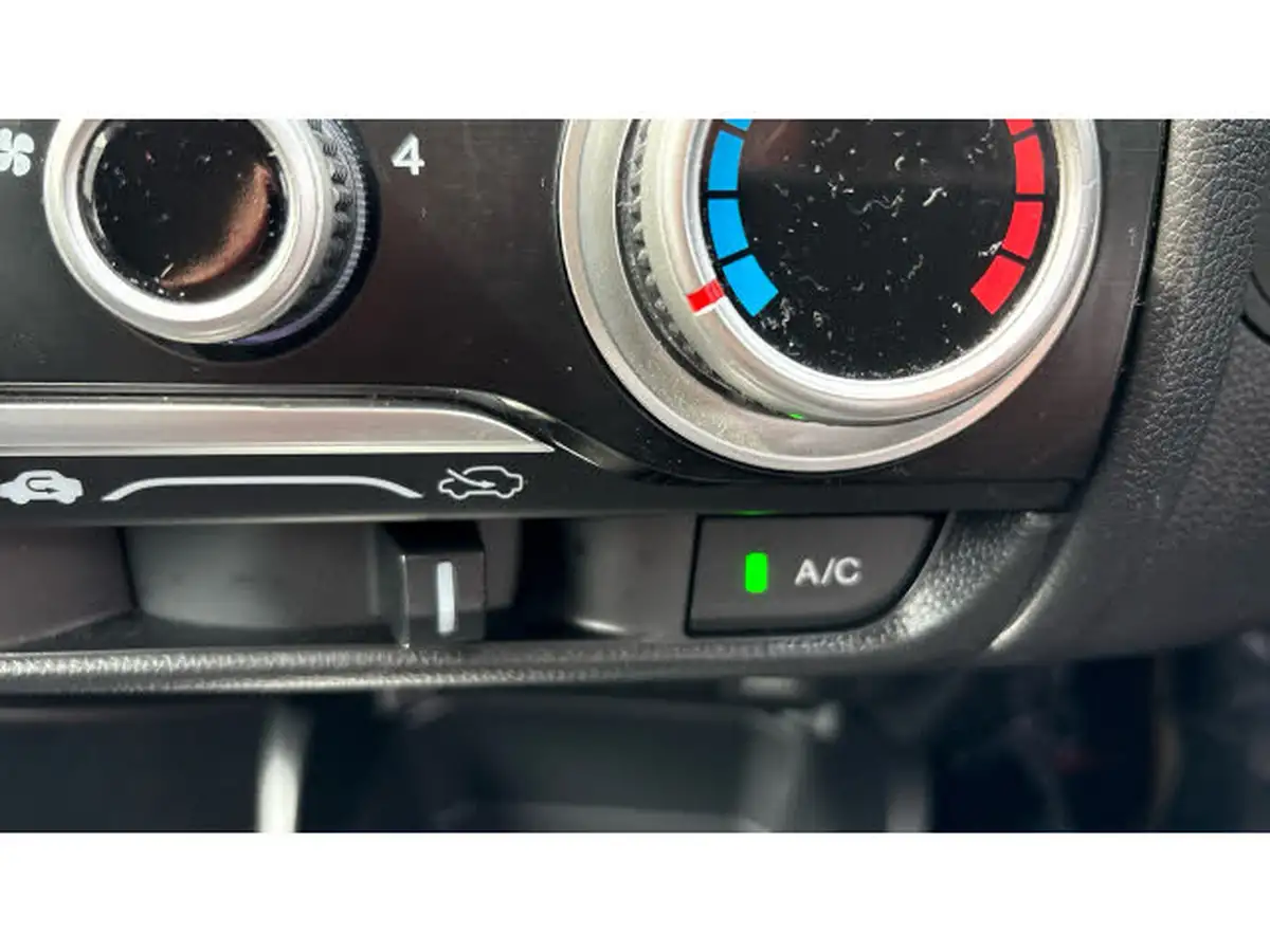 2019-honda-jazz-13-i-vtec-se-cvt-big-29
