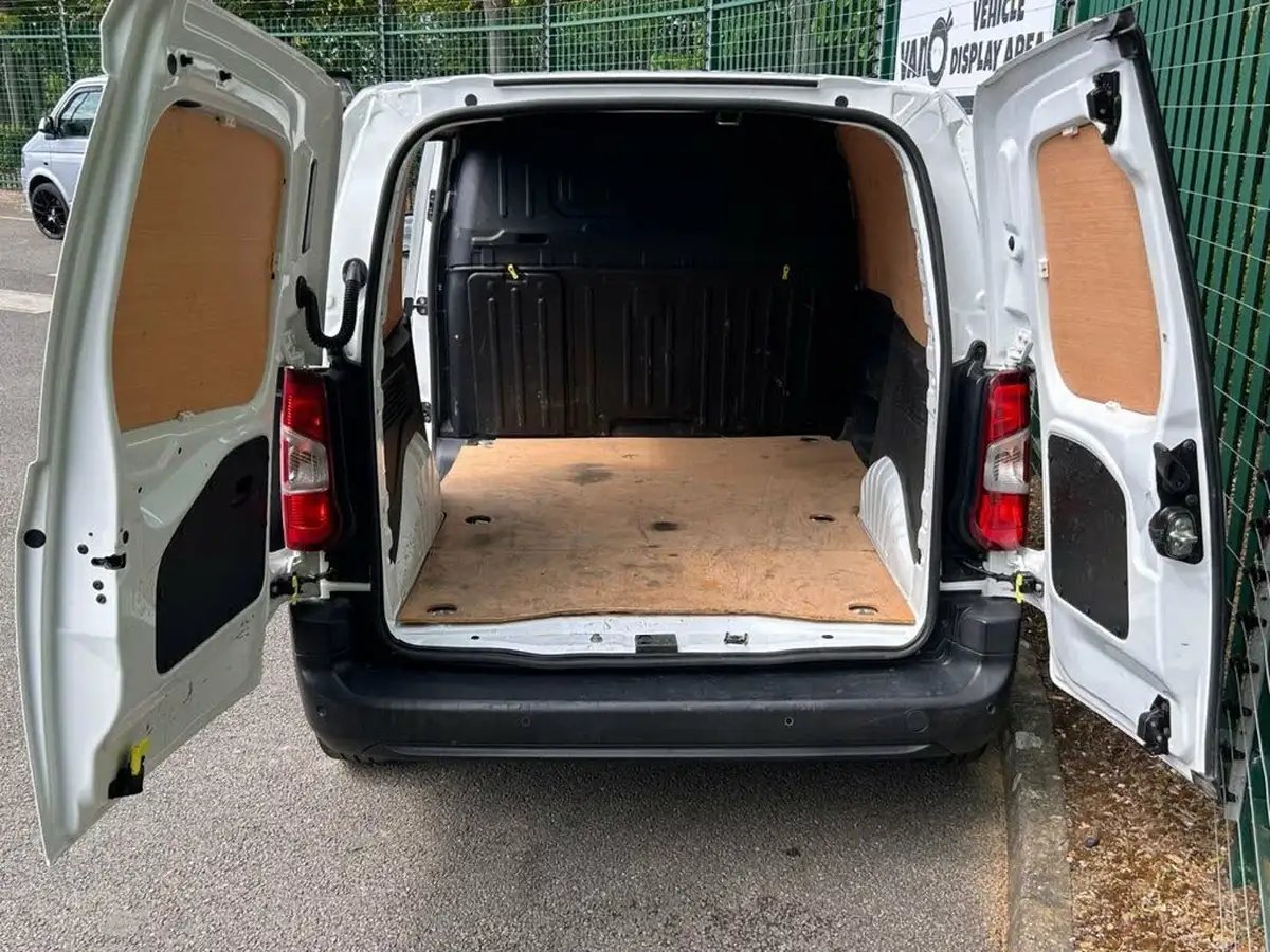 2021-peugeot-partner-15-bluehdi-1000-professional-100ps-eu6dt-panel-big-7