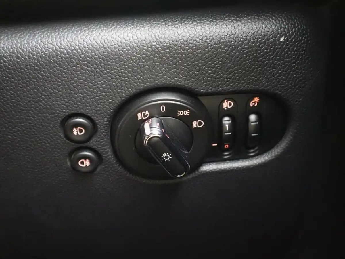 2019-mini-cooper-15-cooper-classic-hatchback-5d-auto-big-25
