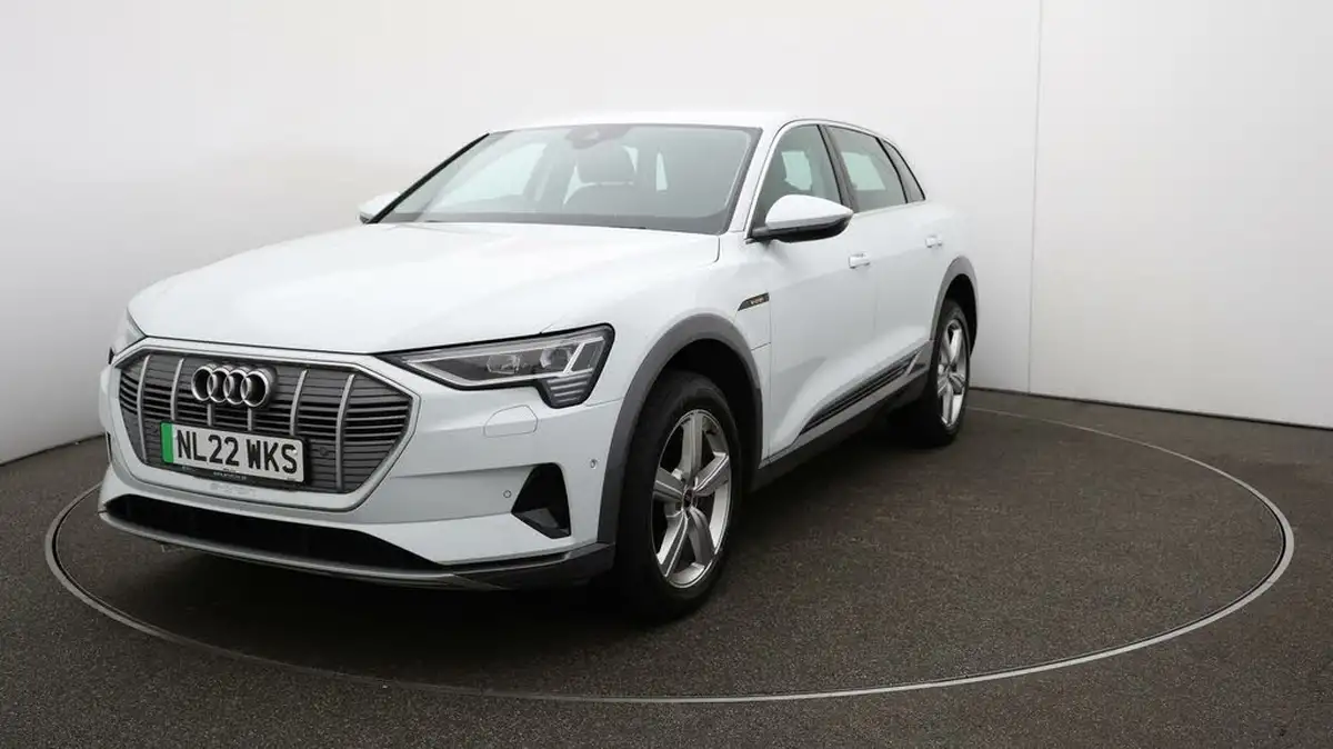 2022-audi-e-tron-55e-technik-station-wagon-big-28