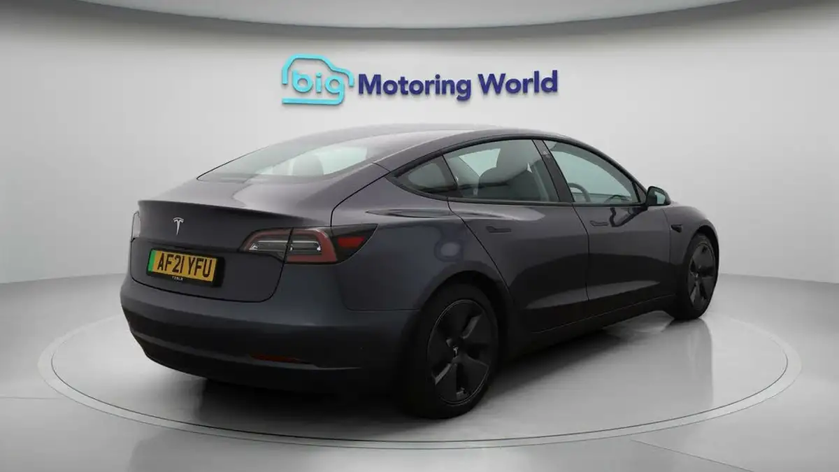 2021-tesla-model-3-e-standard-plus-big-7