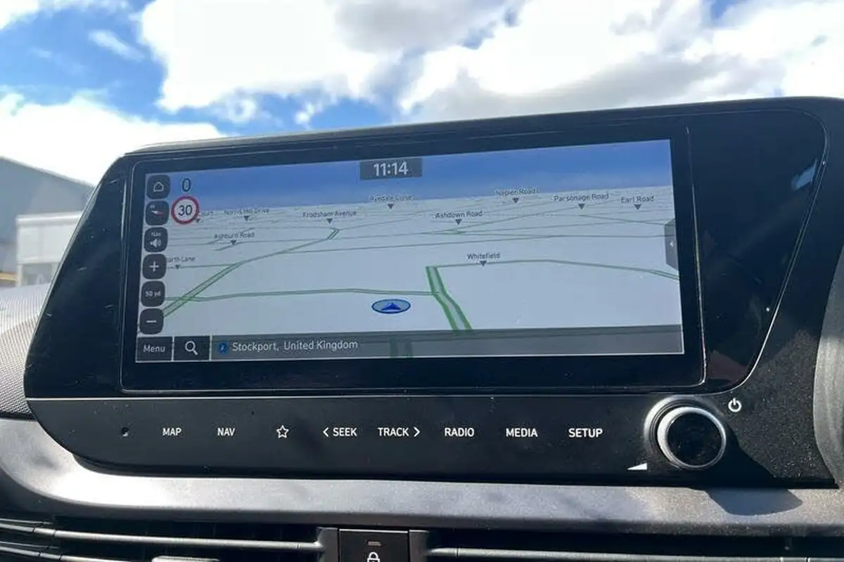 2022-hyundai-i20-10-t-gdi-premium-eclutch-imt-big-30