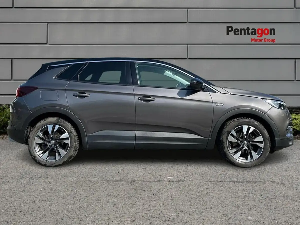 2020-vauxhall-grandland-x-12-sri-nav-big-10