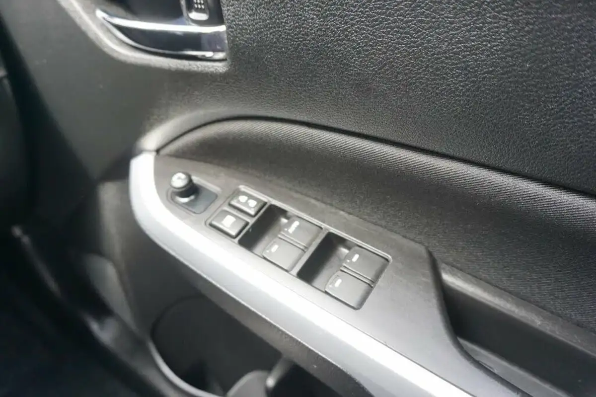 2018-suzuki-vitara-16-sz-t-urban-pack-auto-big-18