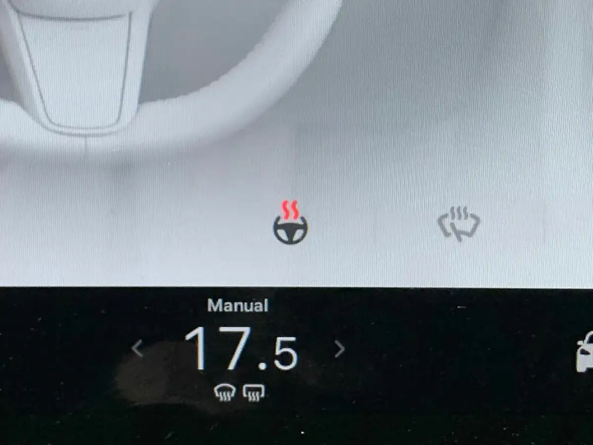 2022-tesla-model-3-e-long-range-big-19