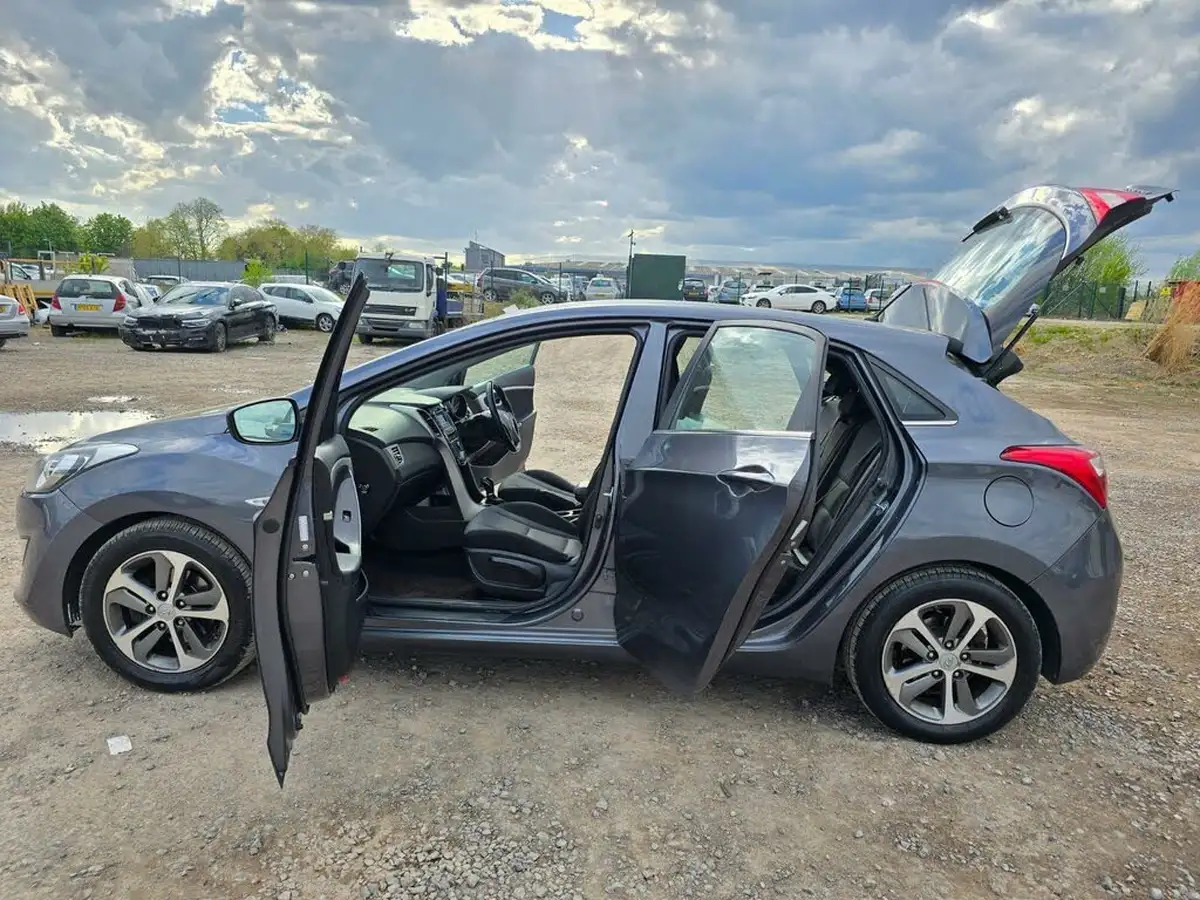 2017-hyundai-i30-16crdi-se-110ps-blue-drive-hatchback-dct-big-46