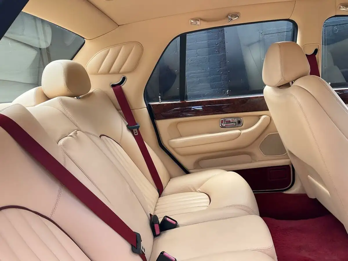 2001-bentley-arnage-68-red-label-big-48