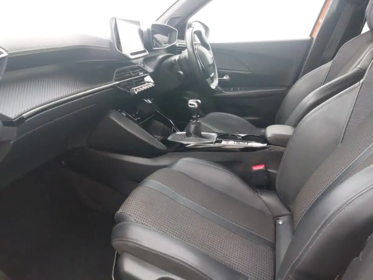 2022-peugeot-2008-suv-12-puretech-gt-big-4