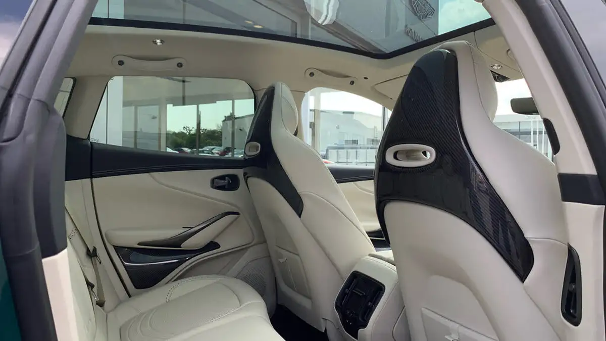 2024-aston-martin-dbx-40-v8-big-23