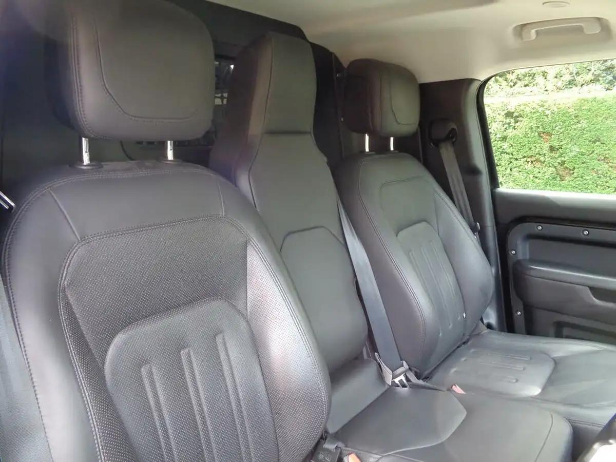 2021-land-rover-110-defender-30-d300-hard-top-hse-110-big-22