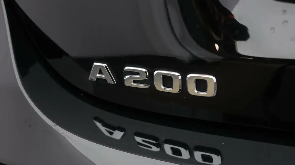 2019-mercedes-benz-a-class-13-a200-amg-line-hatchback-5d-7g-dct-big-19