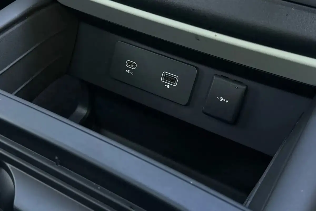 2023-land-rover-90-defender-30-d250-x-dynamic-hse-big-46
