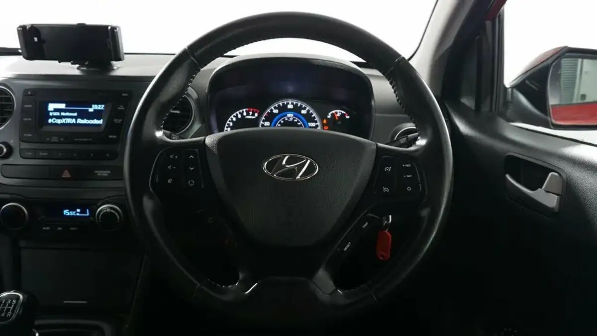 2017-hyundai-i10-12-premium-big-14