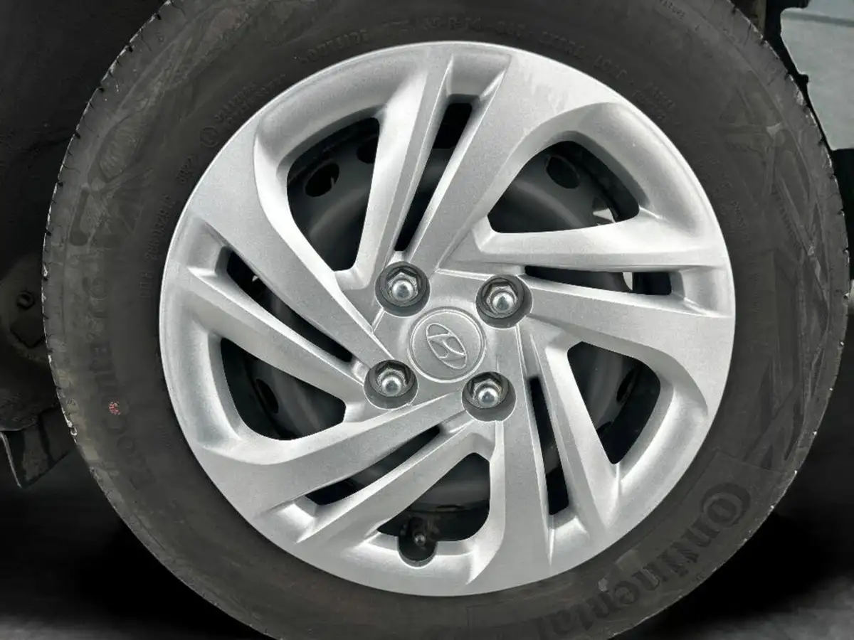 2023-hyundai-i10-10-se-big-11
