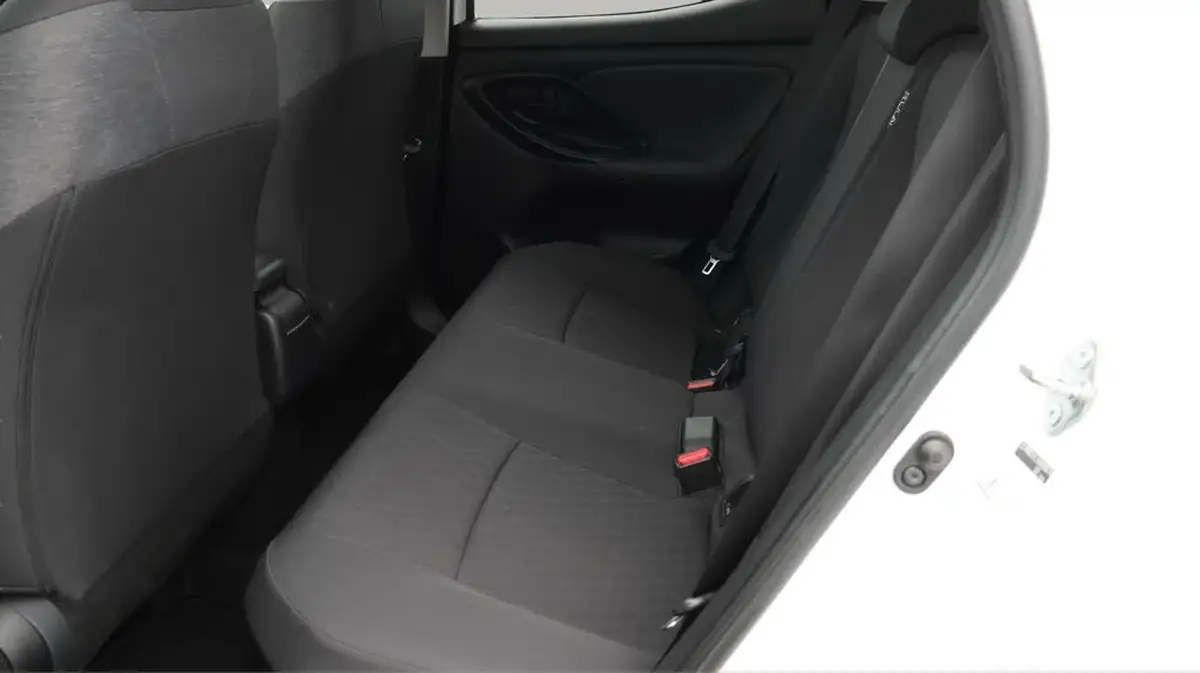 2021-toyota-yaris-15-vvt-i-design-big-16