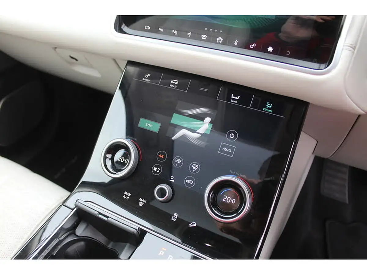2019-land-rover-range-rover-velar-20-d240-hse-big-17