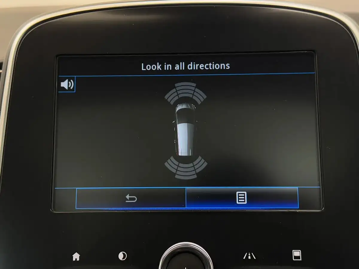 2019-renault-grand-scenic-13-tce-iconic-big-26