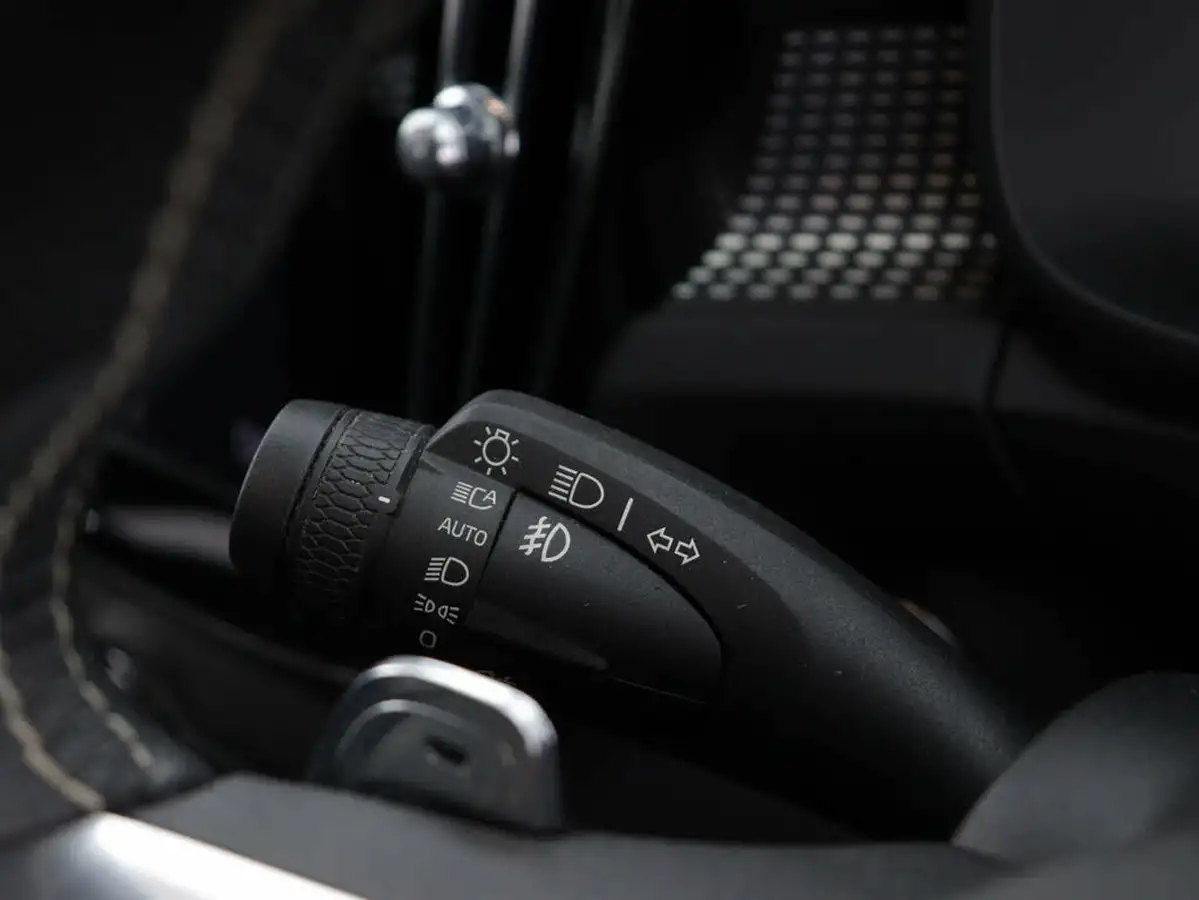 2019-volvo-xc40-15-t3-r-design-163bhp-geartronic-big-28