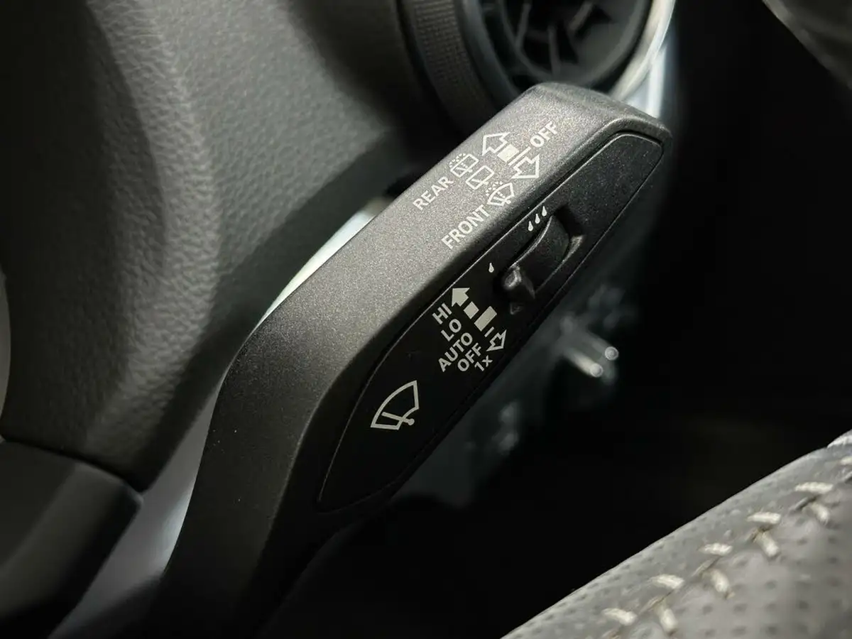 2017-audi-q2-16tdi-s-line-115ps-big-14