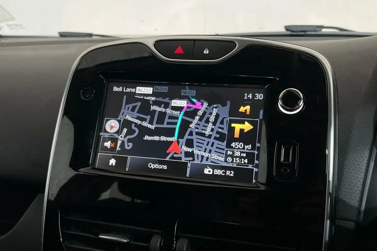 2015-renault-clio-12-dynamique-big-14